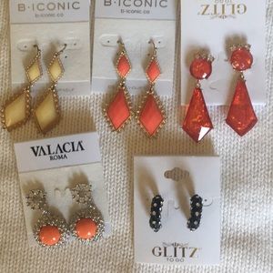 5 pairs of pierced earrings